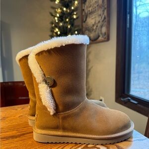 Koolaburra by Ugg Tan Boots